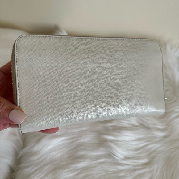 Auth Prada Wallet EUC - Picture 3 of 17